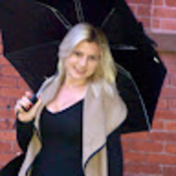 Meet your Posher, Alisha - Picture 1 of 1